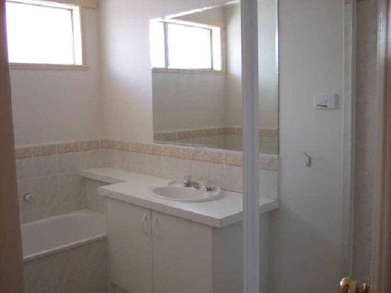 23 Shaftsbury Avenue, Berwick VIC 3806