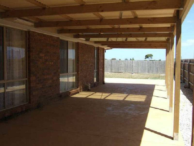 23 Shaftsbury Avenue, Berwick VIC 3806