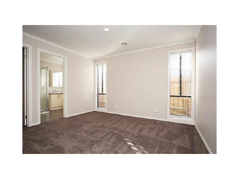 56 Fairholme Boulevard, Berwick VIC 3806