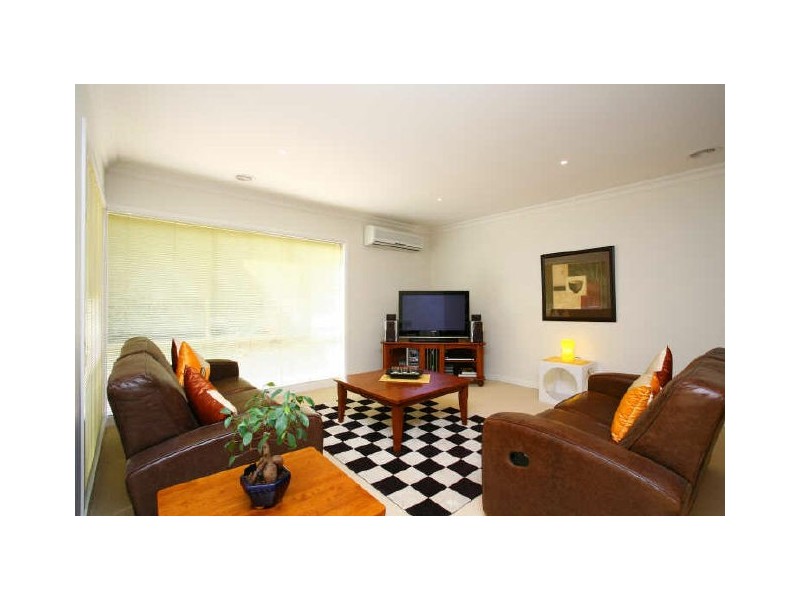 53 Fieldstone Boulevard, Beaconsfield VIC 3807