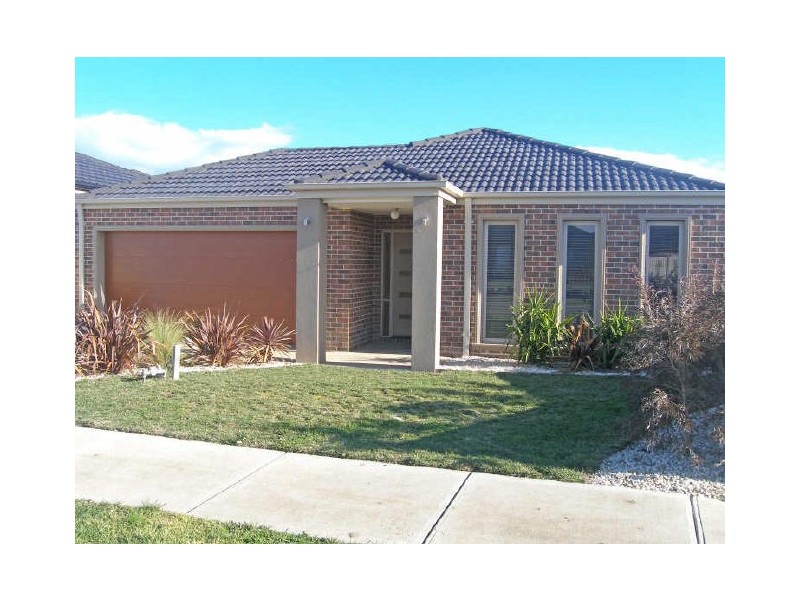 105 Skyline Way, Berwick VIC 3806