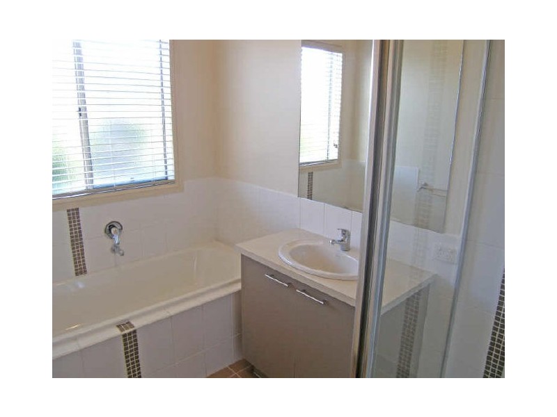 105 Skyline Way, Berwick VIC 3806