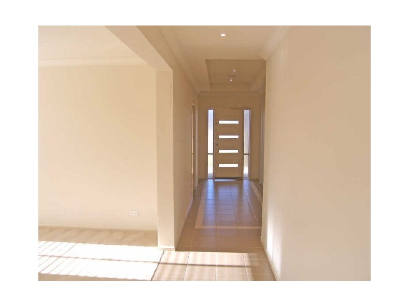 105 Skyline Way, Berwick VIC 3806