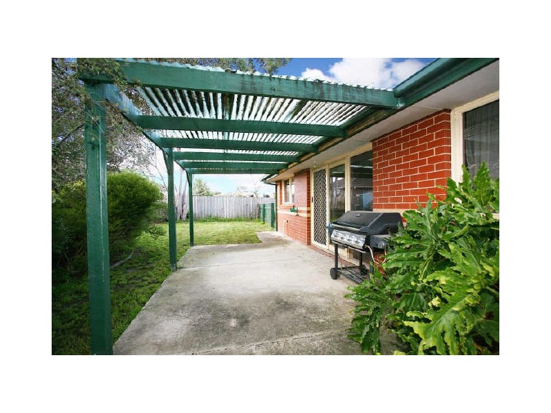 23 Insignia Crescent, Berwick VIC 3806