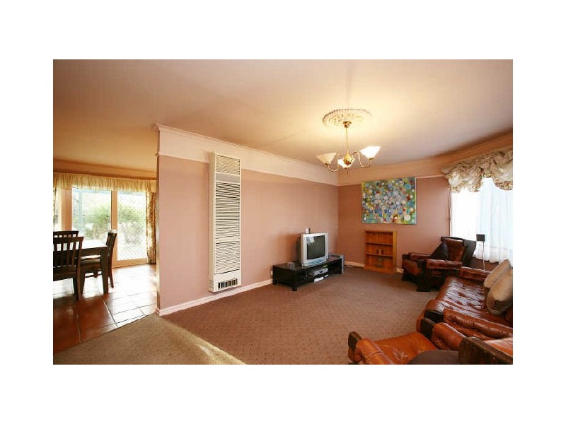 23 Insignia Crescent, Berwick VIC 3806