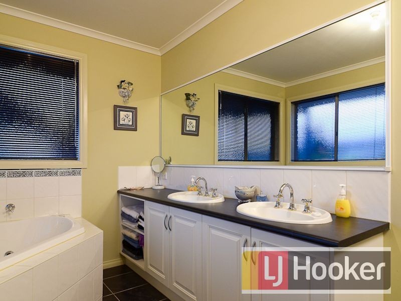 74 Scenic Drive, Beaconsfield VIC 3807