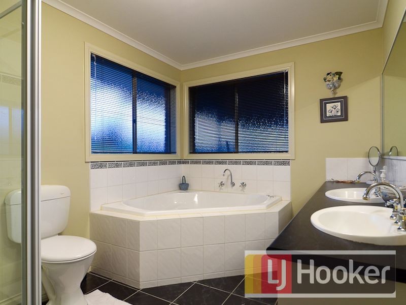 74 Scenic Drive, Beaconsfield VIC 3807