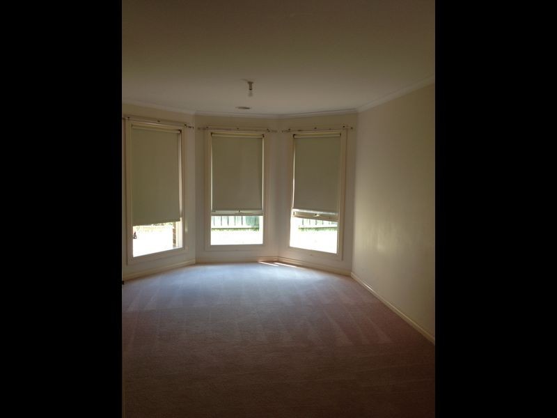 4 Souhail Court, Berwick VIC 3806