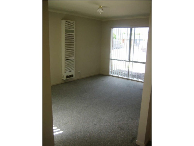 1/18 Huntingtower Crescent, Langwarrin VIC 3910