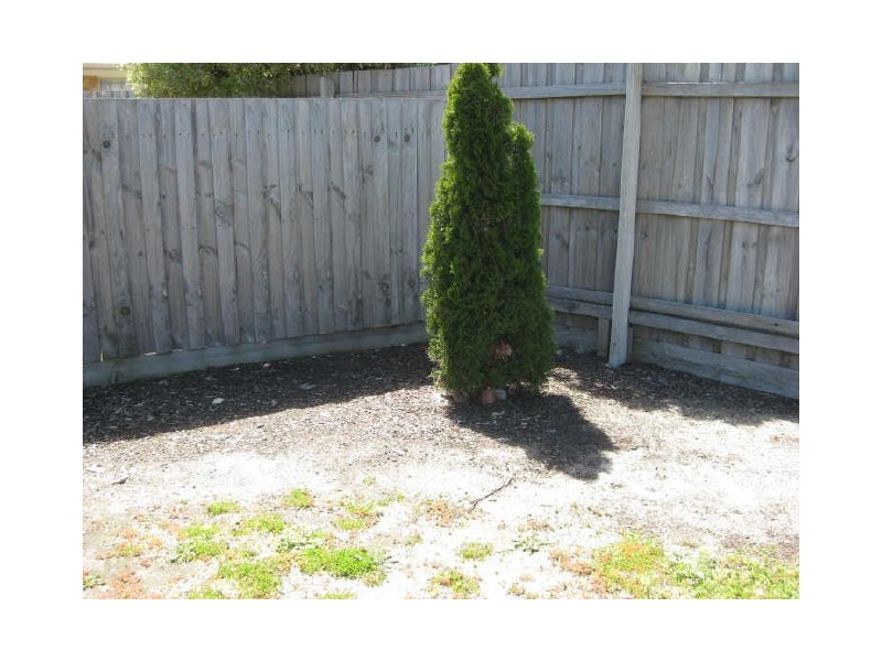 1/18 Huntingtower Crescent, Langwarrin VIC 3910