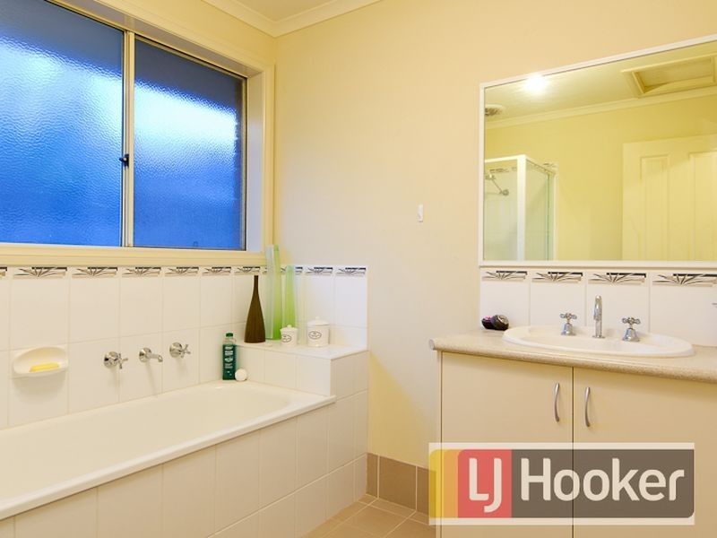 2 Chin Court, Berwick VIC 3806
