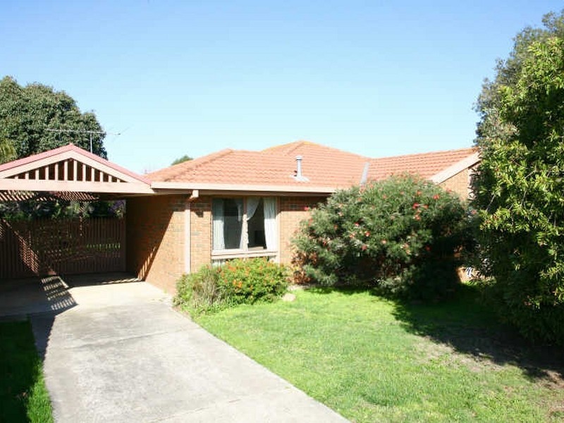 4 Kelburn Road, Berwick VIC 3806