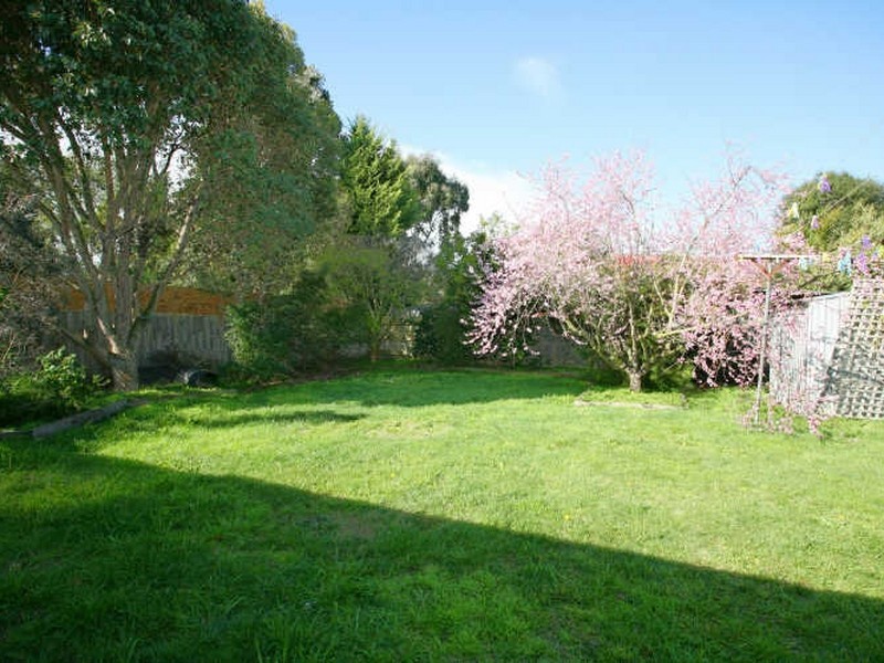 4 Kelburn Road, Berwick VIC 3806