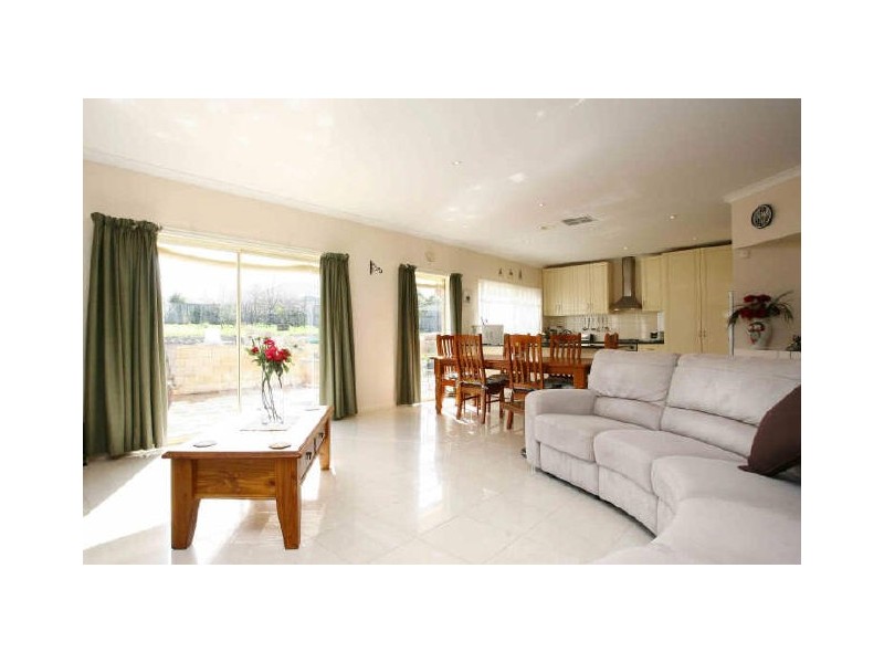 94 Drysdale Avenue, Narre Warren North VIC 3804