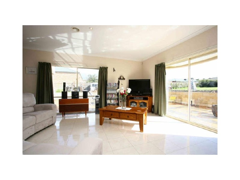 94 Drysdale Avenue, Narre Warren North VIC 3804