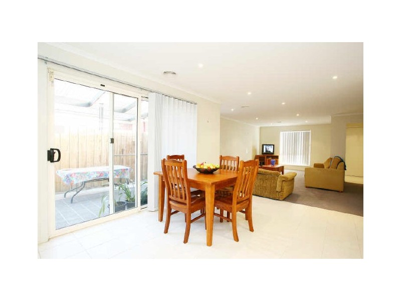 71 Melzak Way, Berwick VIC 3806