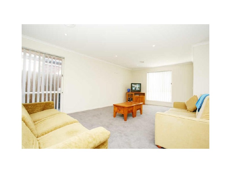 71 Melzak Way, Berwick VIC 3806