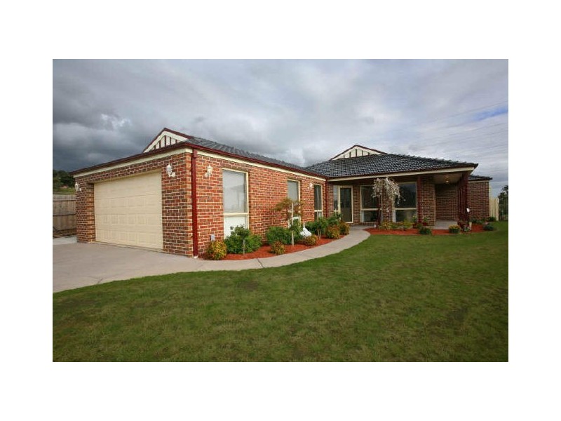 11 Grosvenor Place, Narre Warren North VIC 3804