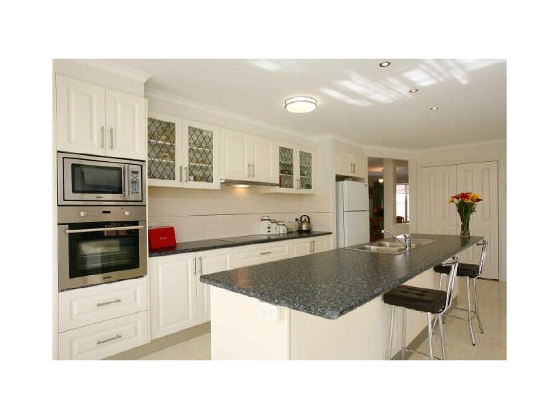 11 Grosvenor Place, Narre Warren North VIC 3804