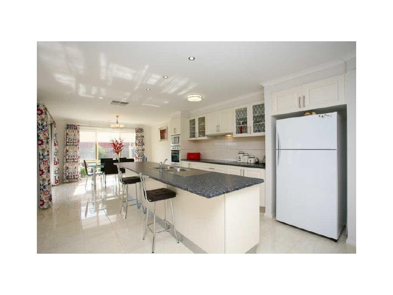 11 Grosvenor Place, Narre Warren North VIC 3804