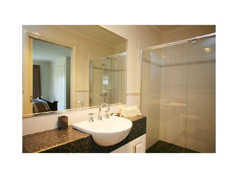 11 Grosvenor Place, Narre Warren North VIC 3804