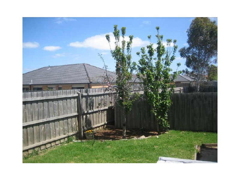 27B Sharpe Court, Berwick VIC 3806