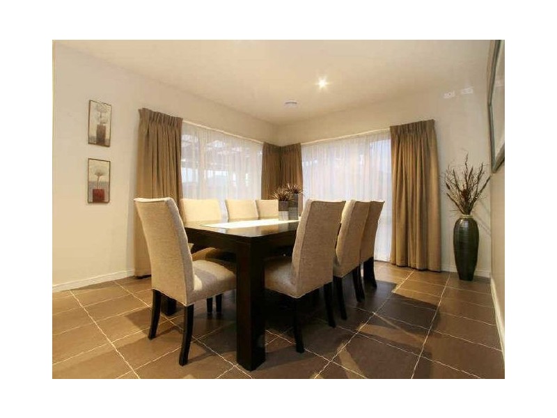 3 Irving Close, Berwick VIC 3806