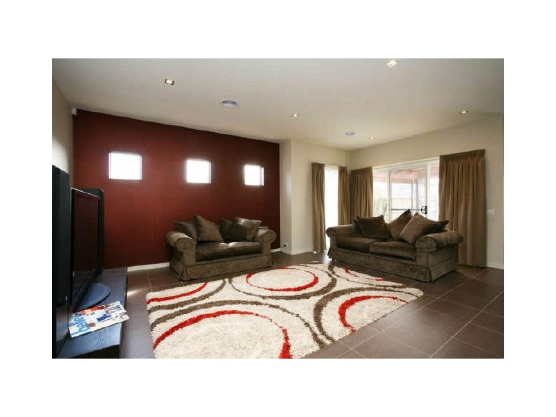 3 Irving Close, Berwick VIC 3806