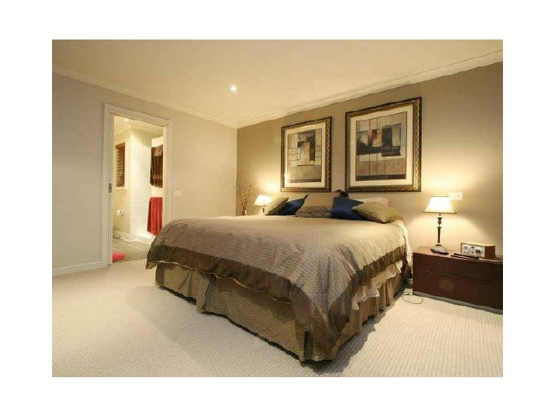 3 Irving Close, Berwick VIC 3806