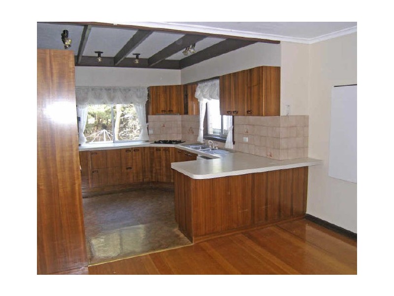 10 Harkaway Road, Berwick VIC 3806