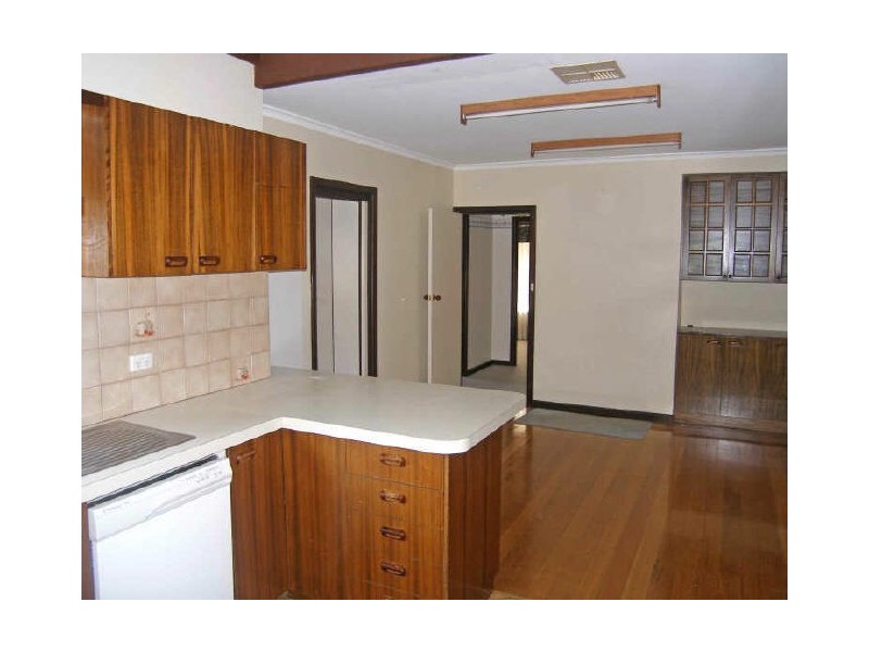 10 Harkaway Road, Berwick VIC 3806