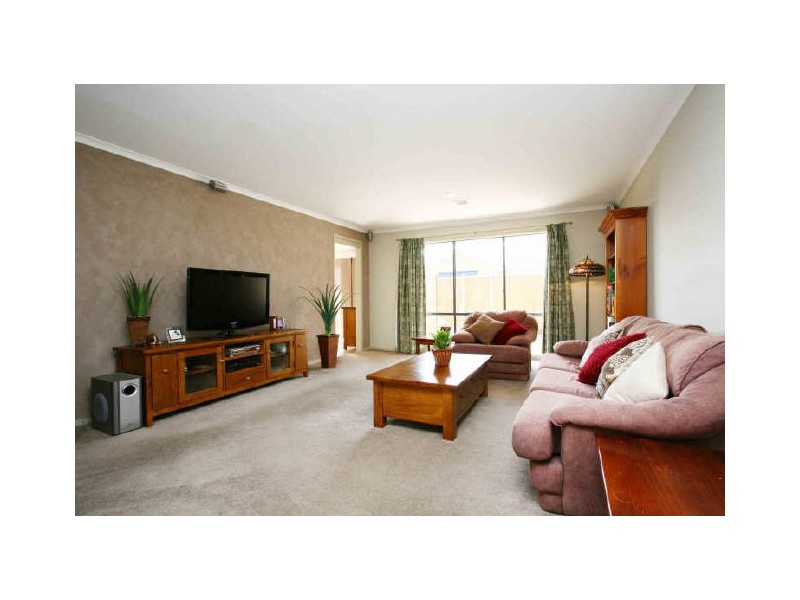 38 Don Collins Way, Berwick VIC 3806