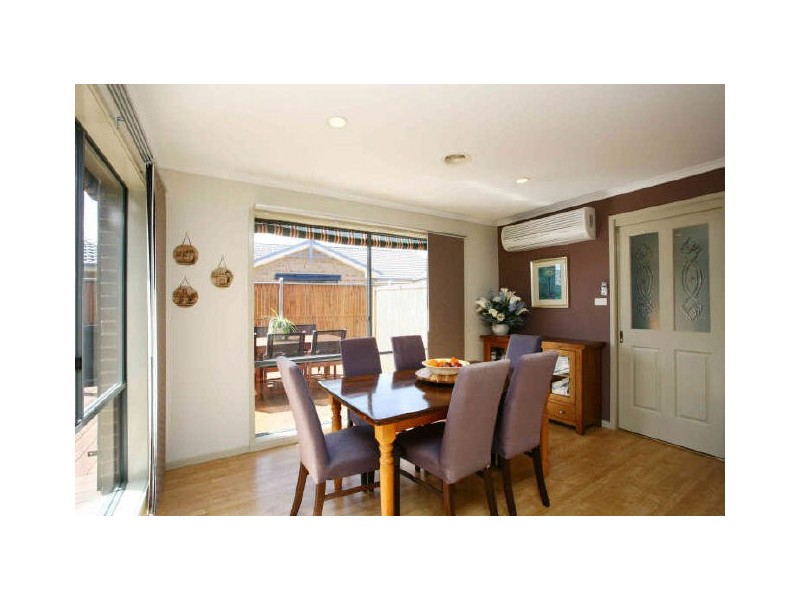 38 Don Collins Way, Berwick VIC 3806