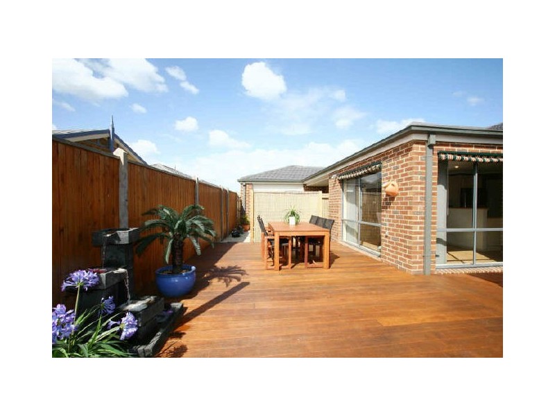38 Don Collins Way, Berwick VIC 3806