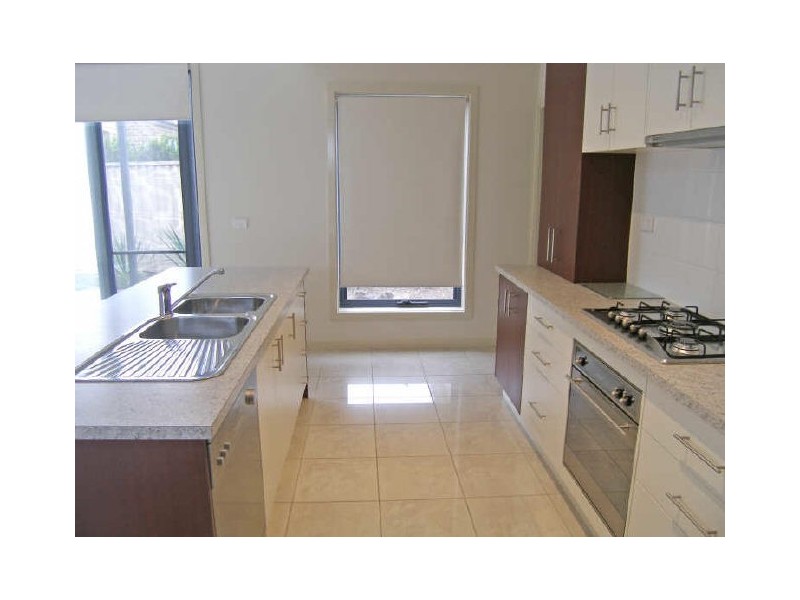 Unit 2/21 Oaks Lane, Pakenham VIC 3810