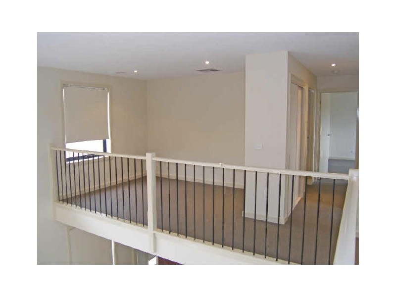 Unit 2/21 Oaks Lane, Pakenham VIC 3810