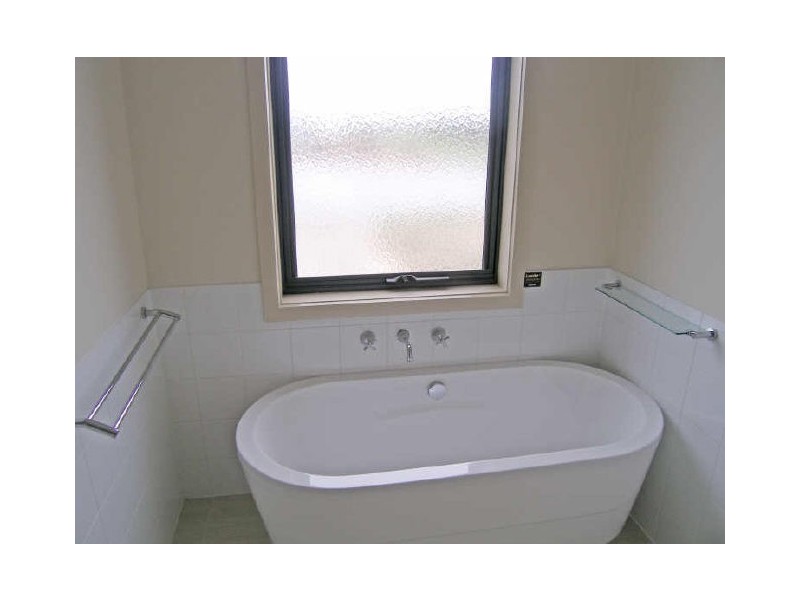 Unit 2/21 Oaks Lane, Pakenham VIC 3810