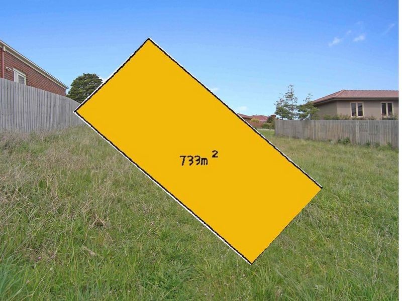 16 Melville Park Drive, Berwick VIC 3806