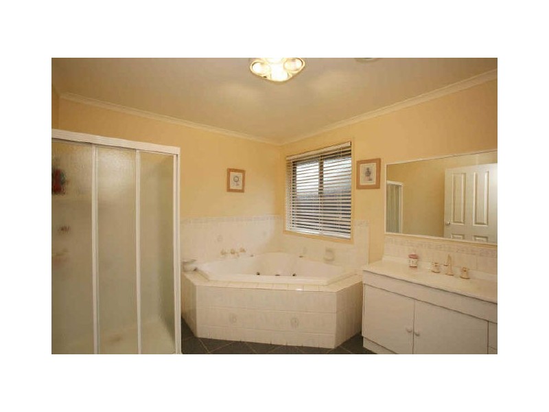 3 Glen Court, Narre Warren VIC 3805