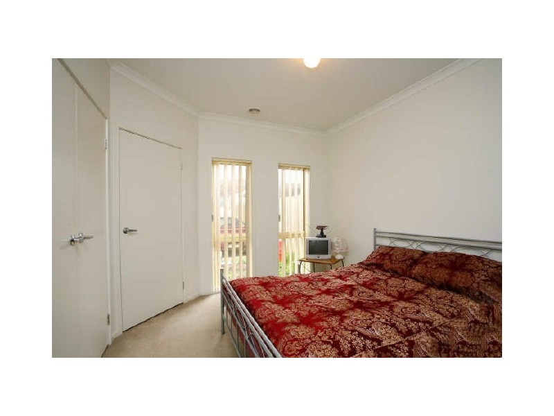 14 Gracehill Mews, Cranbourne VIC 3977