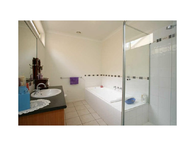 14 Gracehill Mews, Cranbourne VIC 3977