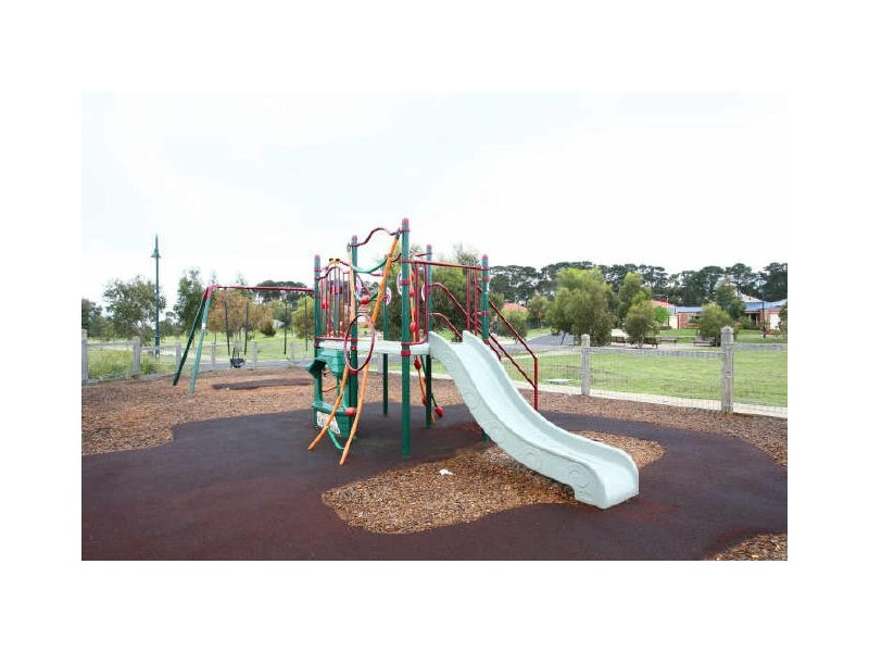 14 Gracehill Mews, Cranbourne VIC 3977