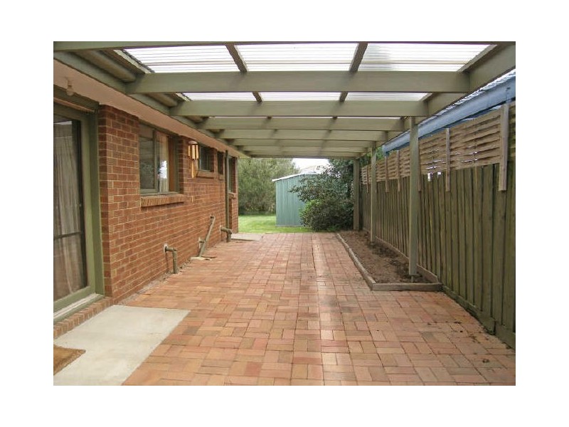 17 Pioneer Court, Berwick VIC 3806