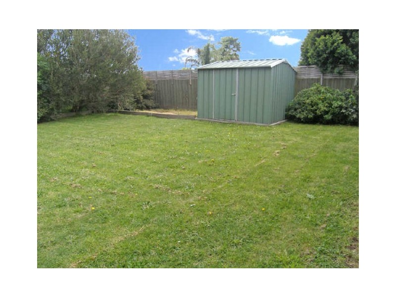 17 Pioneer Court, Berwick VIC 3806