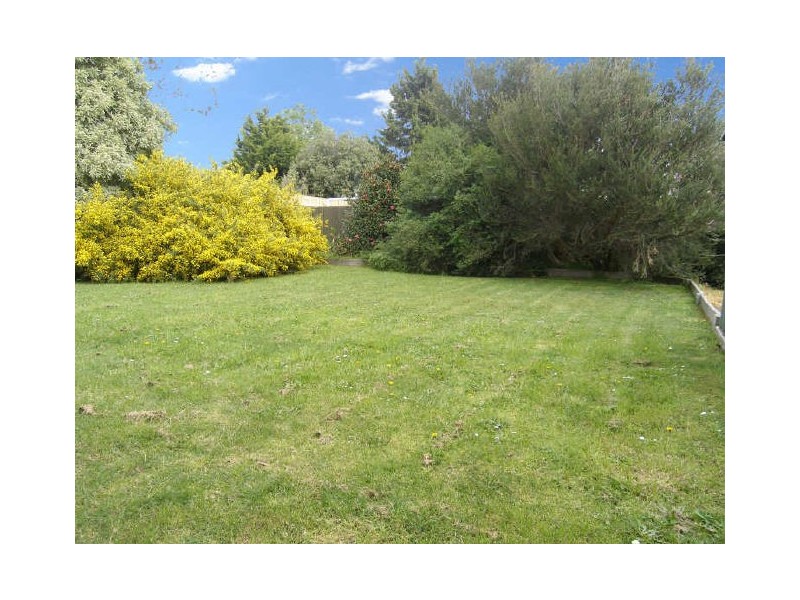 17 Pioneer Court, Berwick VIC 3806