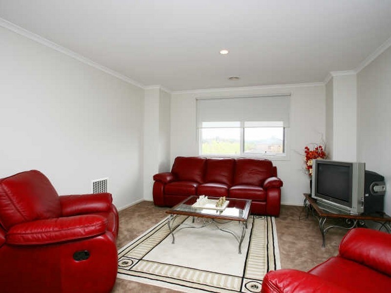 2 Loxley Boulevard, Narre Warren South VIC 3805