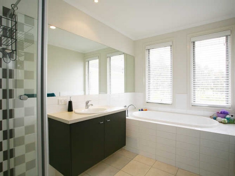 2 Loxley Boulevard, Narre Warren South VIC 3805