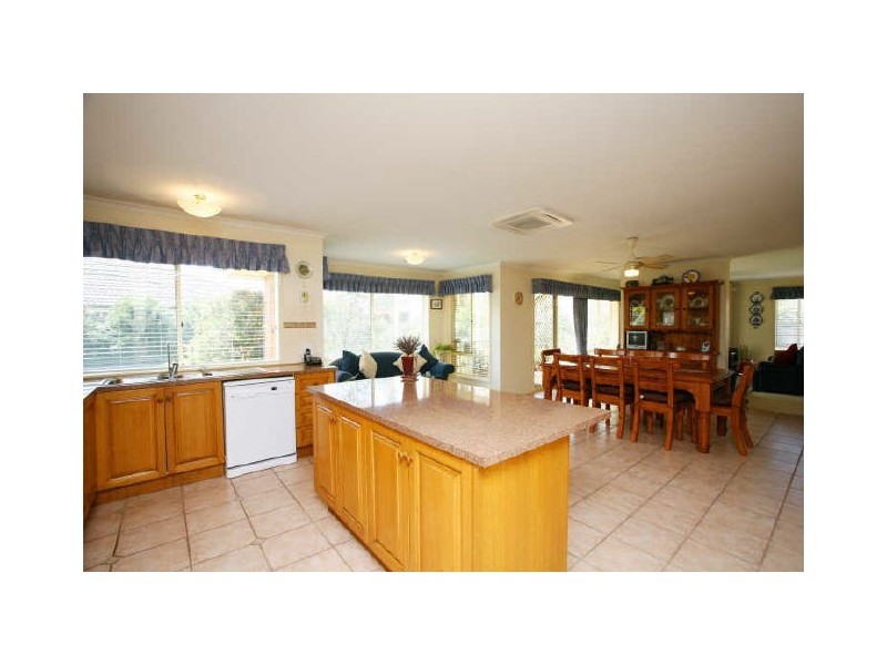 5 Robinia Court, Narre Warren South VIC 3805