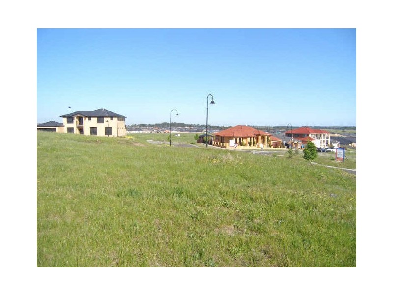 22 Highvale Crescent, Berwick VIC 3806
