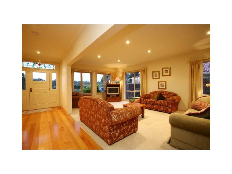 5 Vista Place, Beaconsfield VIC 3807